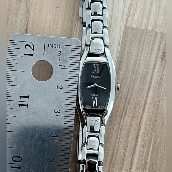 Seiko Solar Ladies Watch Stainless Bracelet Rectangular Black Dial - Picture 13 of 14